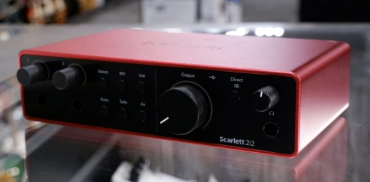 Focusrite - SCARLETT2I2MK4 2